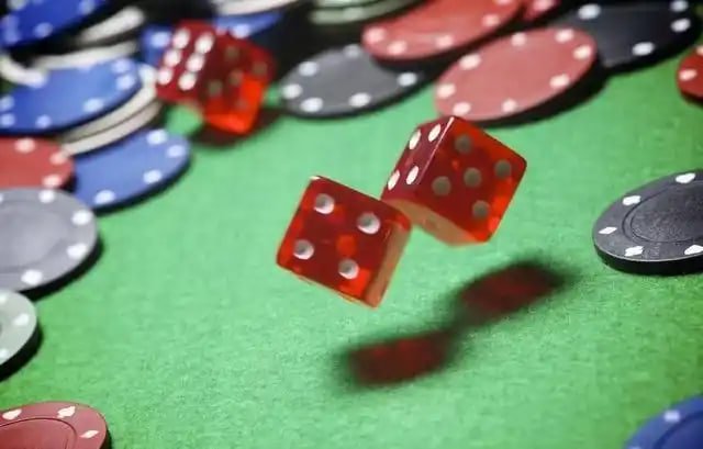 Filipino player accessing milion88 casino games on a mobile phone browser
